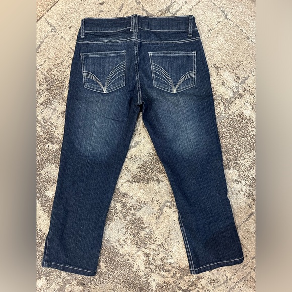 Seductions Jean Capri Pants - Picture 3 of 6